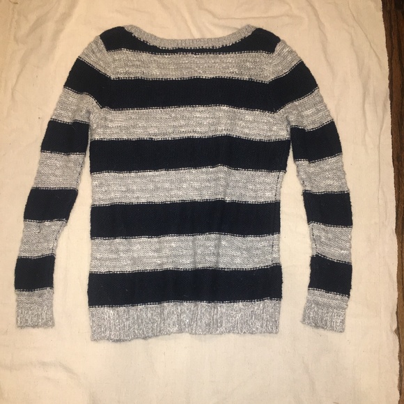 ❌ SOLD ❌ Gilly Hicks Striped Grey & Navy Sweater - Picture 3 of 5